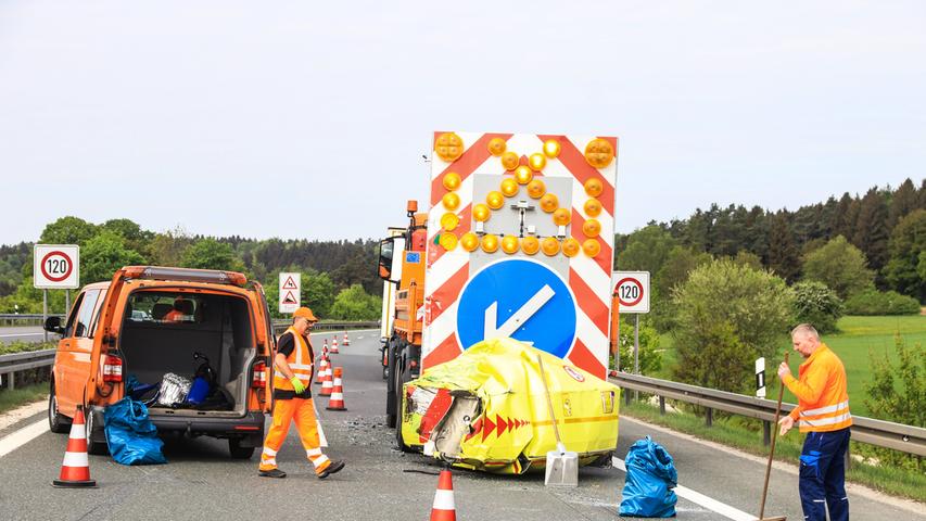 Bei Bamberg: Sattelzugfahrer rast in Absicherungsanhänger 