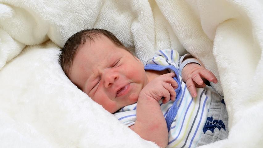 Hallo auf der Welt, lieber Marlon Leidinger! Am 29. April wurde der kleine Neu-Forchheimer mit 3350 Gramm geboren.