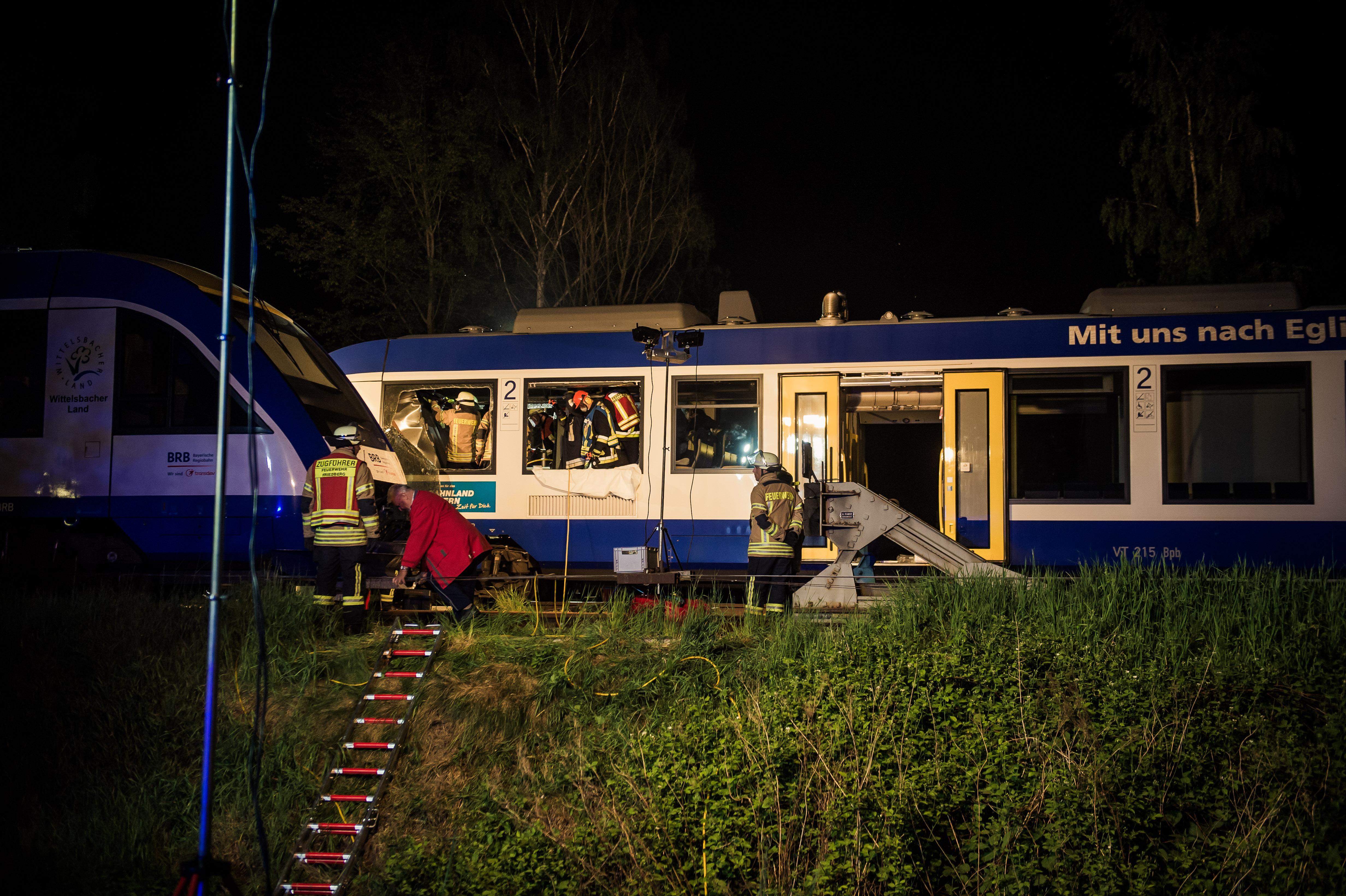 Tote und Verletzte bei Zugunglück im Bahnhof Aichach Region Nordbayern
