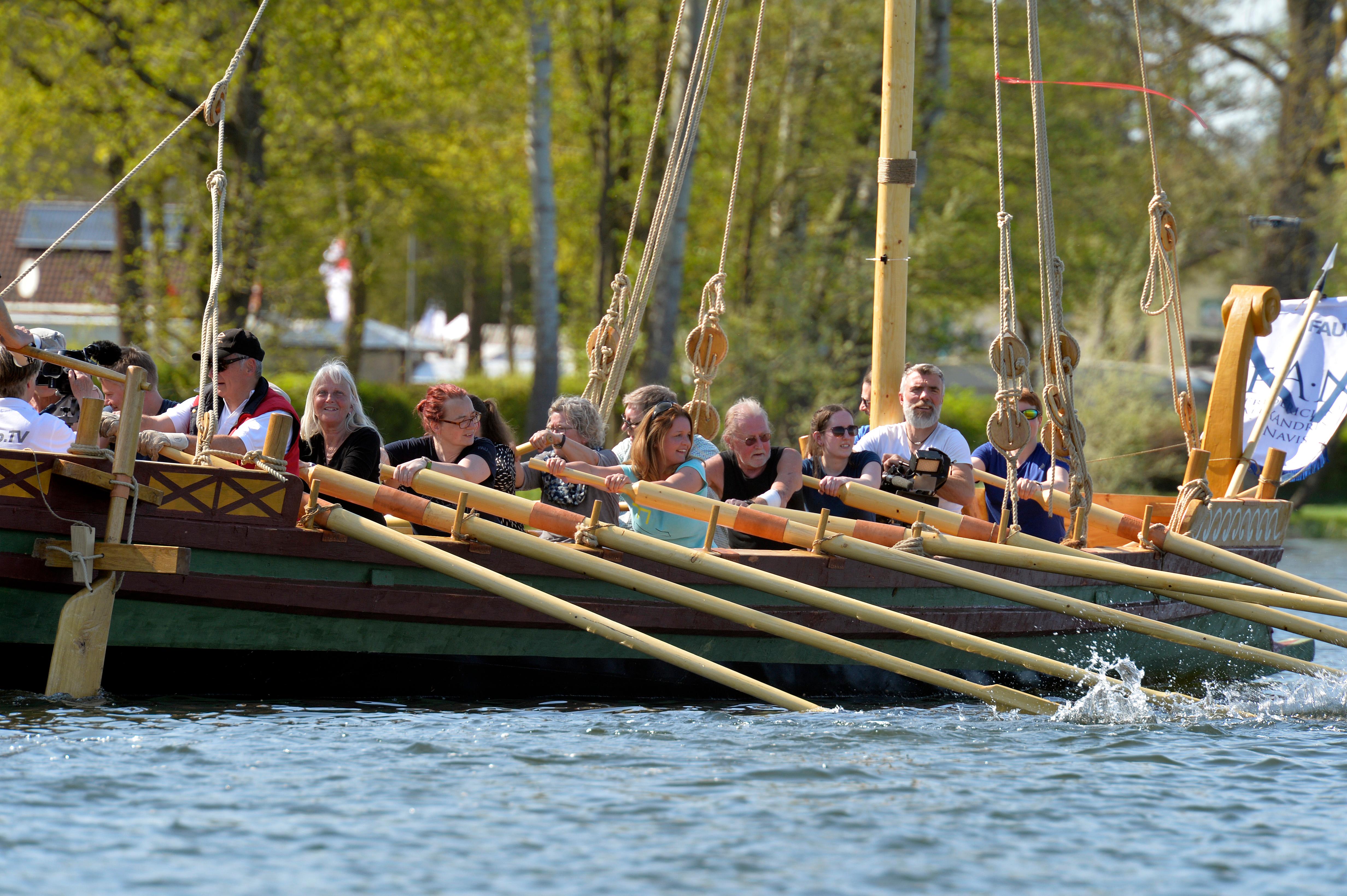 Verschiedene Mannschaften traten zum Rudertraining an.