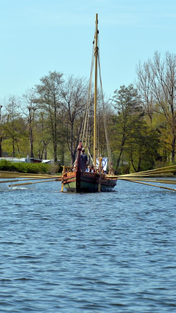 Trotzdem hatten die Ruderneulinge am Anfang ihre Schwierigkeiten mit der Umsetzung der Kommandos.