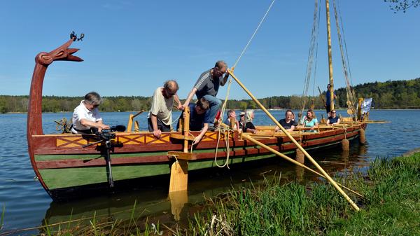 Nach einer Stunde kamen alle wieder sicher aber mit müden Armen am Ufer an.
