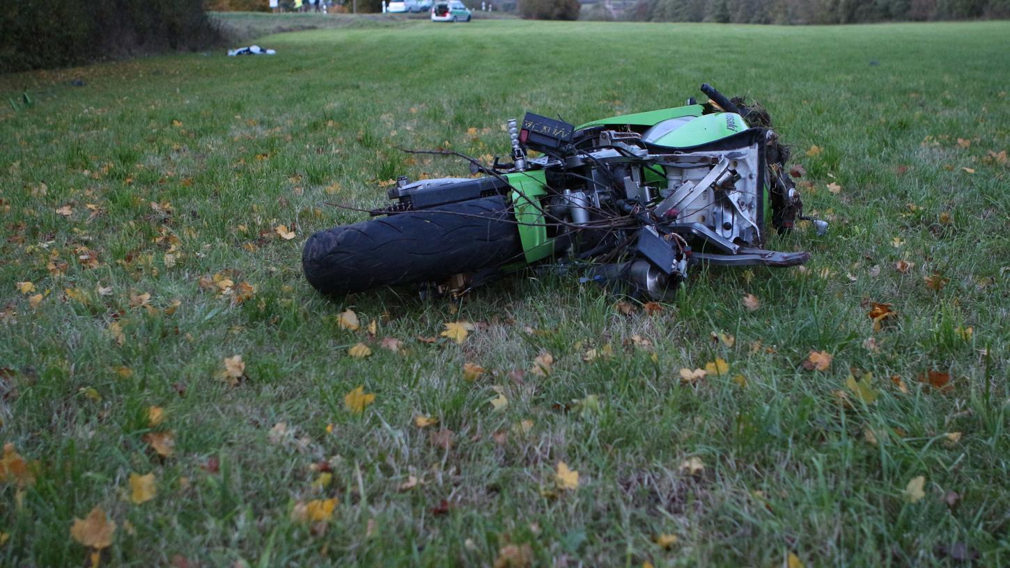 Wegen Fahrfehler: Motorradfahrer schwer verletzt