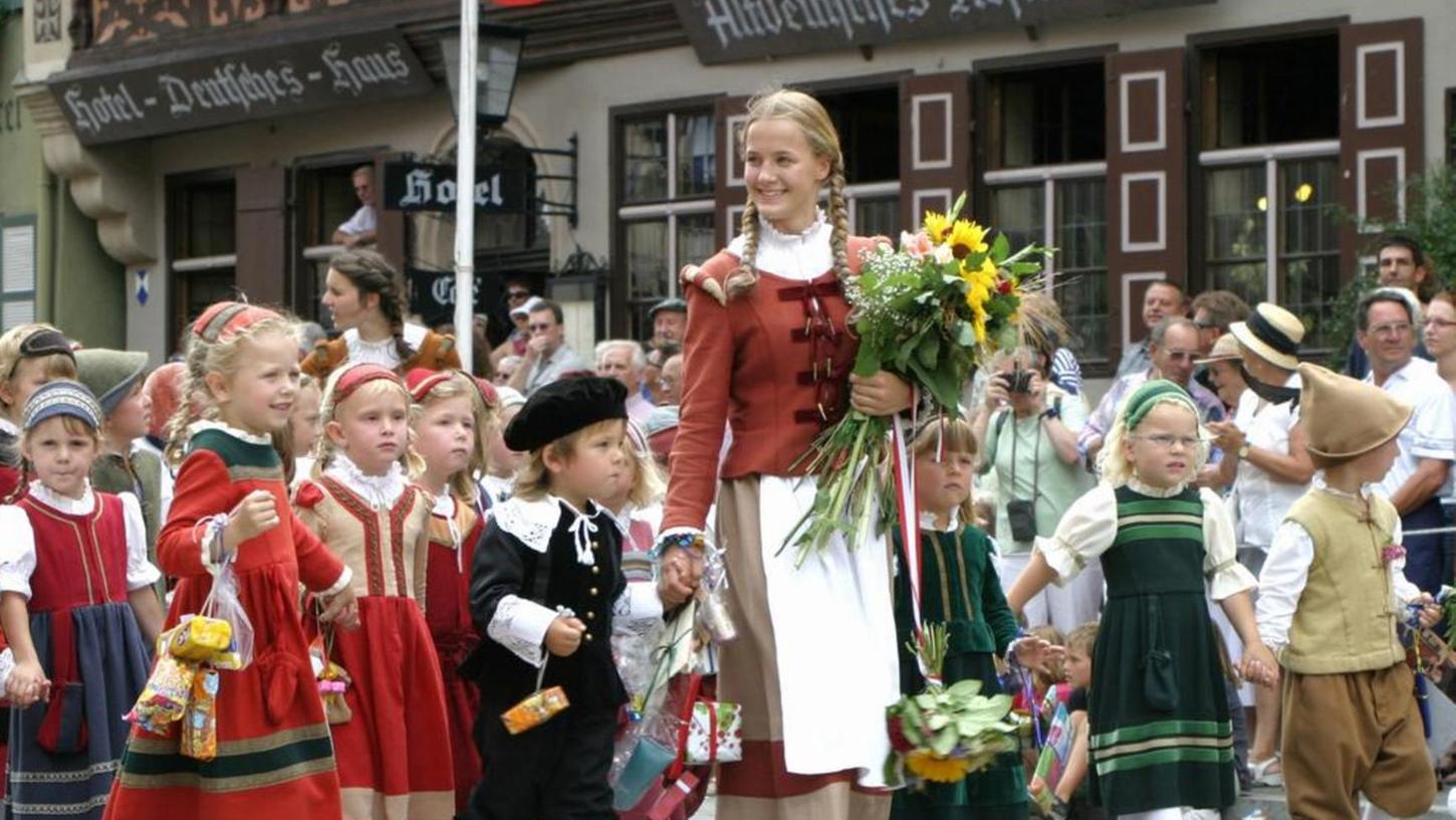 Dinkelsbühl erinnert mit Kinderzeche an Dreißigjährigen Krieg