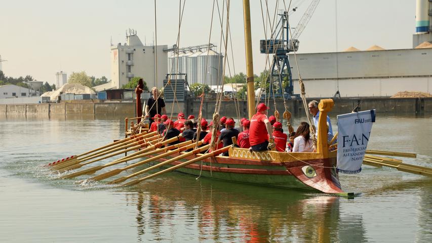 Römerboot auf Tour: Jungfernfahrt auf dem Main-Donau-Kanal