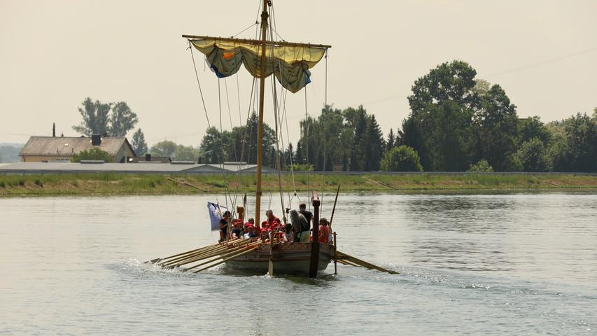 Publikumsmagnet: Römerboot setzt seine Reise nach Nürnberg fort