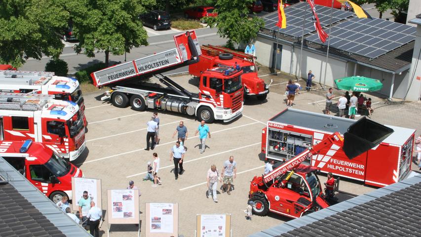 Teleskoplader und Drehleiter: Die Feuerwehr Hilpoltstein zeigte ihren Fuhrpark