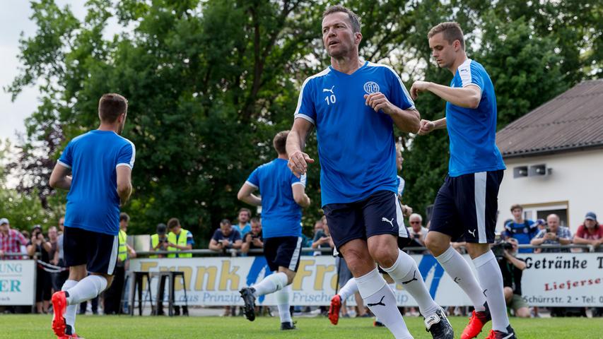 Weltmeisterlich! Lothar Matthäus läuft in der Bezirksliga auf