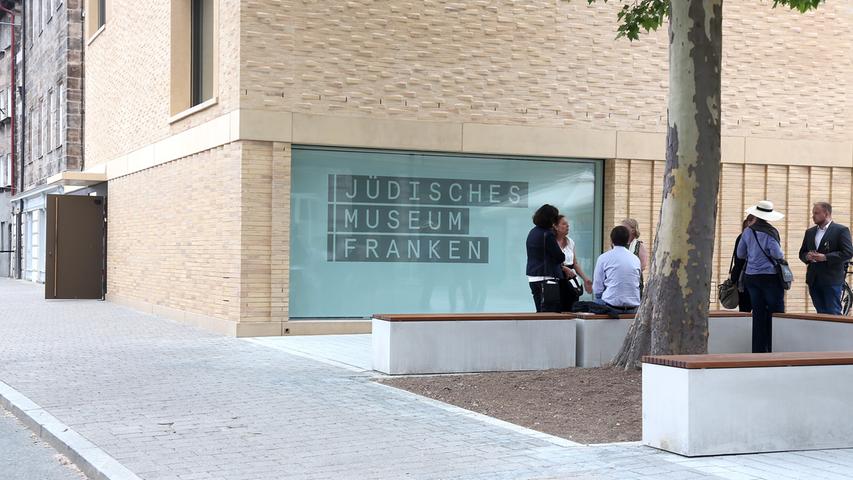 Festlich eingeweiht: Jüdisches Museum Franken legt erweitert los