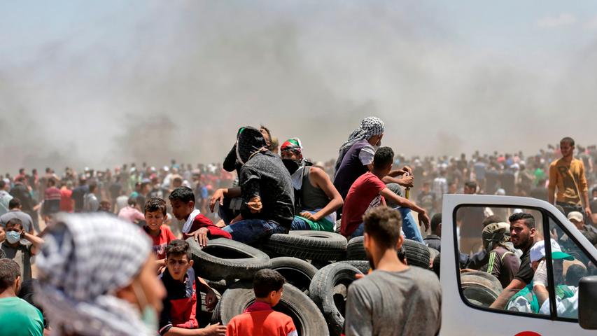 Brennende Reifen und Explosionen: Tödliche Gewalt in Gaza