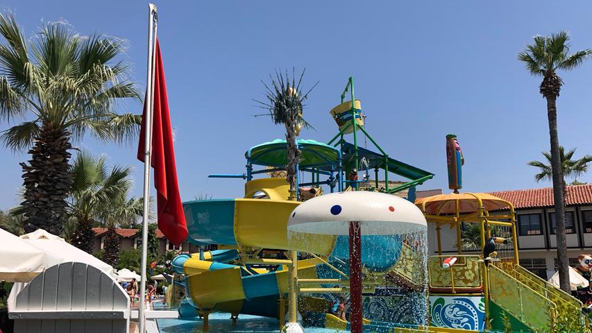 Rutschen und Wasserspielplätze (fast) ohne Ende: Das ist das besondere Angebot entlang der türkischen Riviera.