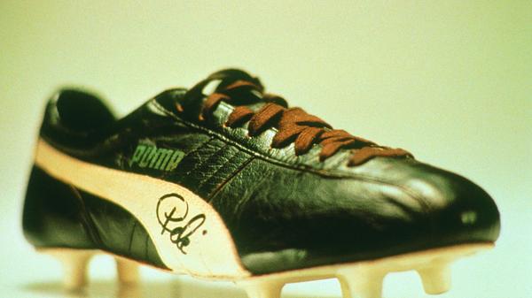 Doch es gab noch einen Größeren mit der Nummer 10, der 1970 einen Puma-Schuh trug.