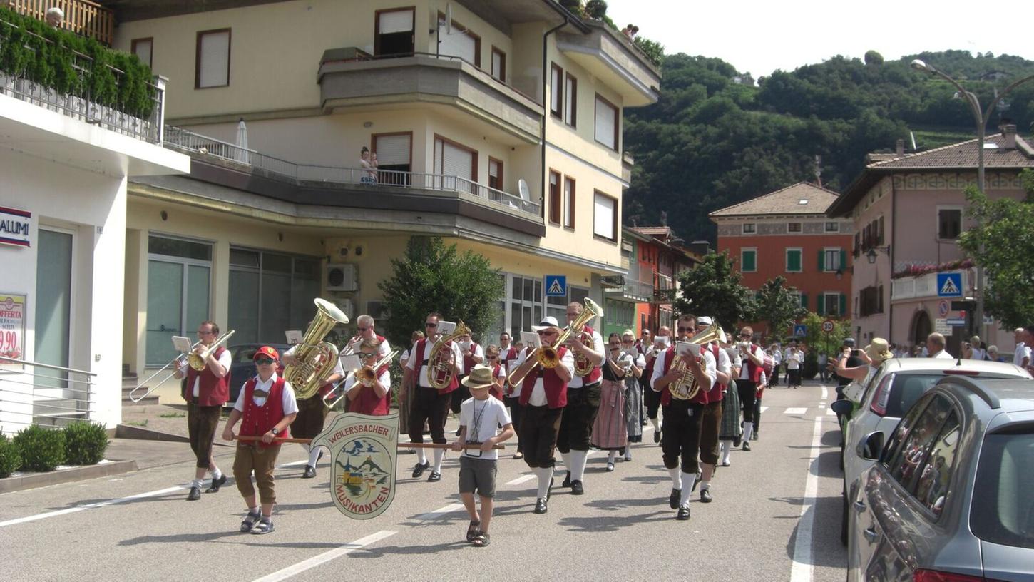 Die Weilersbacher Musikanten waren im vergangenen Jahr bei einem Festzug in Lavis im italienischen Trentino mit dabei.