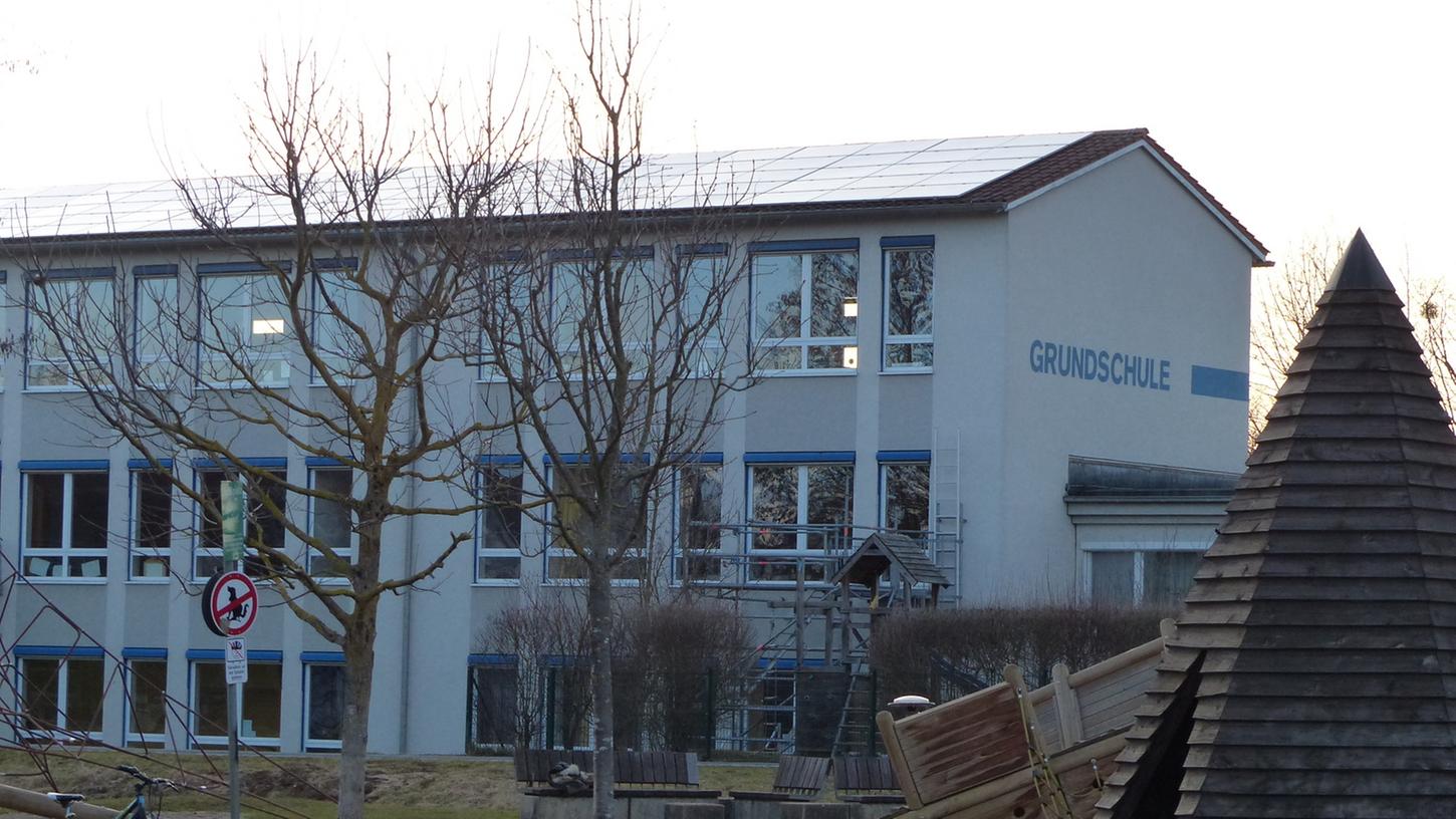 Statt ans alte Haus anzubauen, wird in Neunkirchen eine neue Schule entstehen. Allerdings denkt man noch über einen geeigneten Platz für den Neubau nach.