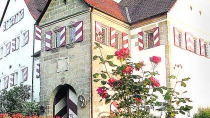 Die Burg Henfenfeld im Kreis Nürnberger Land wird auch Pfinzingschloss genannt. Sie wurde...
