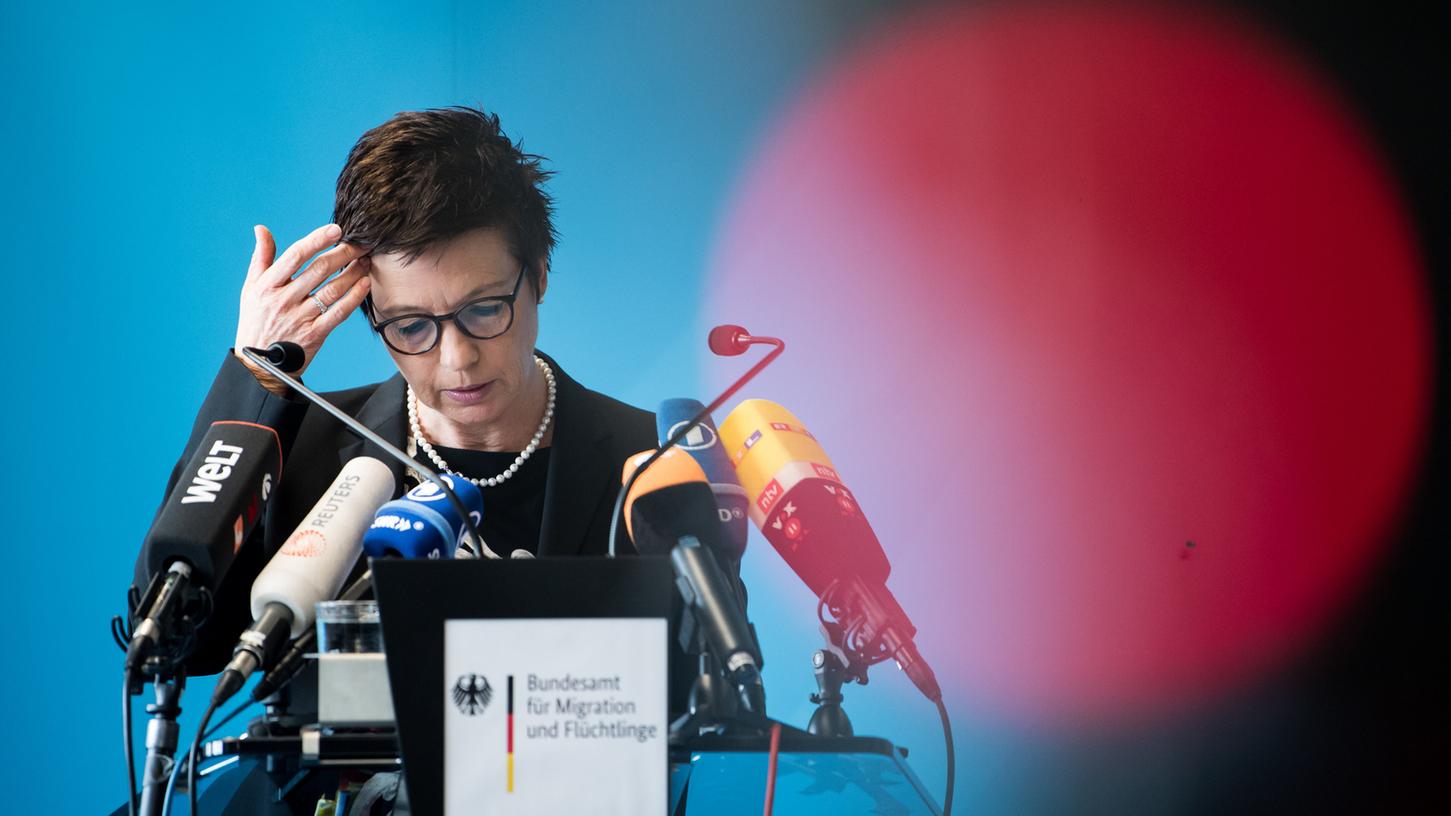 Jutta Cordt, Präsidentin des Bundesamts für Migration und Flüchtlinge, äußert sich in der Berliner Bamf-Außenstelle zu den Vorgängen in der Außenstelle Bremen.