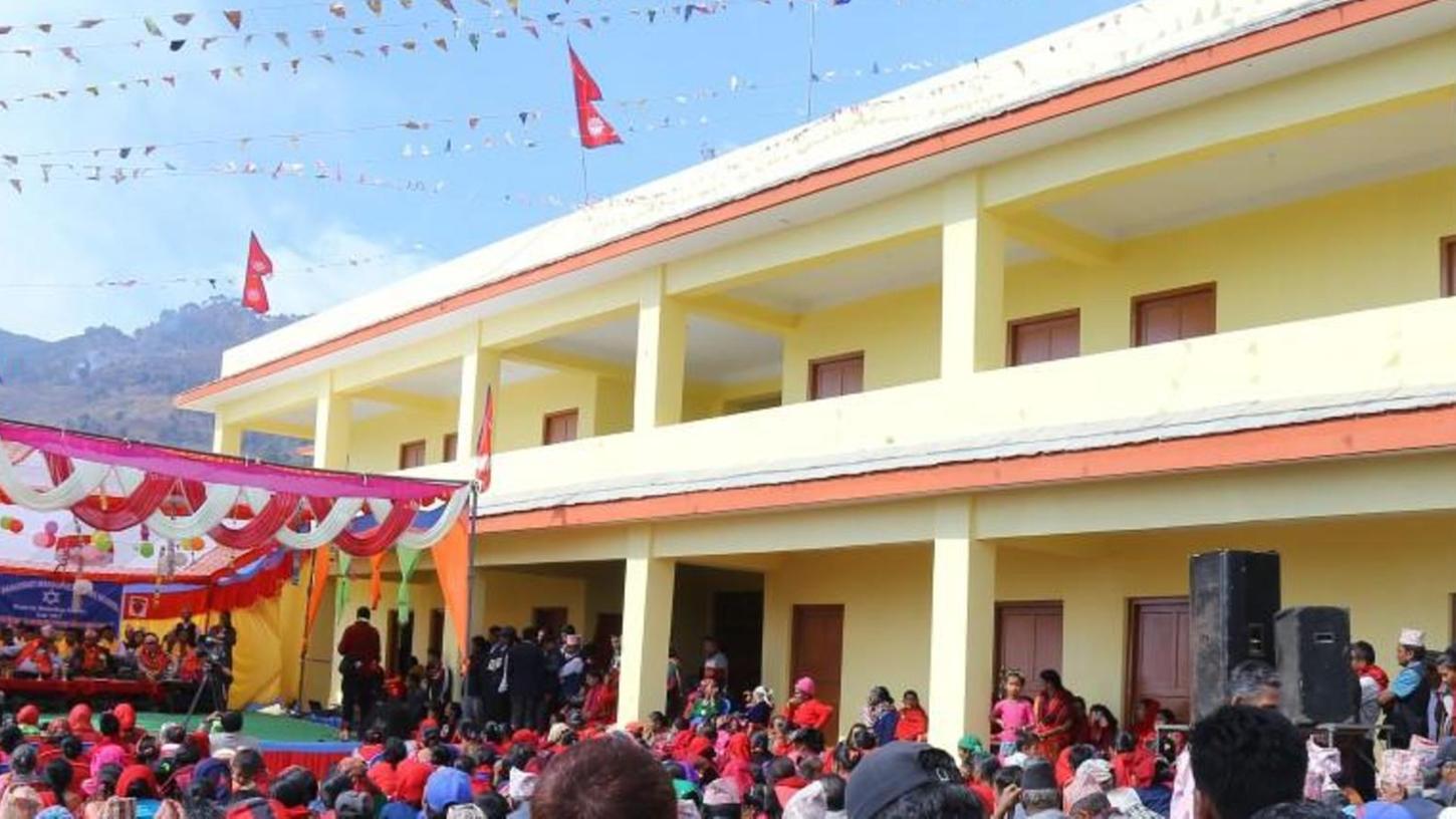 Mit Hilfe aus der Region Schulen in Nepal aufgebaut