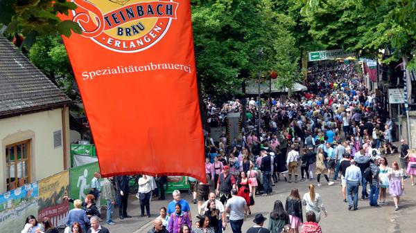 Wir Franken verstehen es, zu feiern. Zu den schönsten und beliebtesten Volksfesten in der ganzen Region gehört die Erlanger Bergkirchweih.