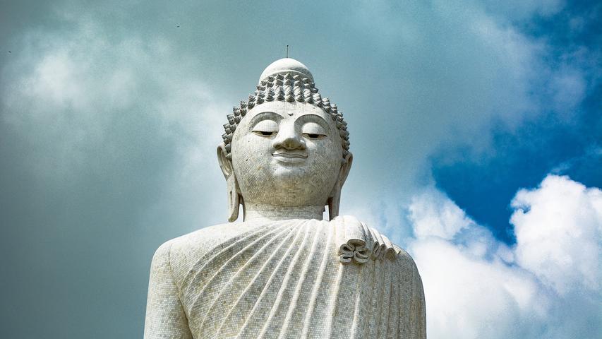 Der „Große Buddha“ auf Phuket ist ein Touristenmagnet. Er soll Glück bringen und Wünsche wahr werden lassen.