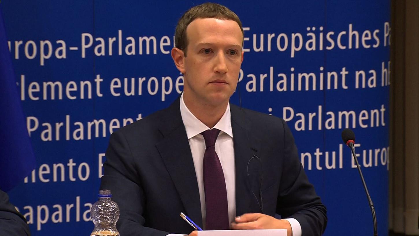 Facebook-Gründer Mark Zuckerberg stellte sich den Fragen der Abgeordneten, beantwortete diese allerdings nicht in vollem Umfang, wie einige Politiker kritisieren.