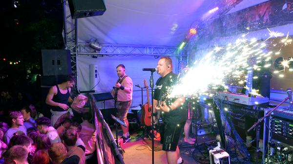 Der Berg-Hit des Jahres: Mama Laudaaa (Almklausi und Specktakel).