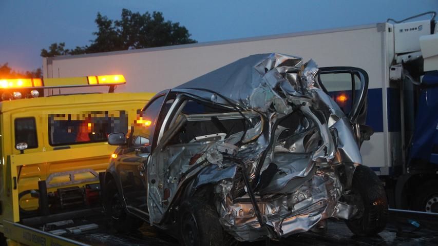 Stauende übersehen: Autofahrer bei Unfall auf A3 schwer verletzt