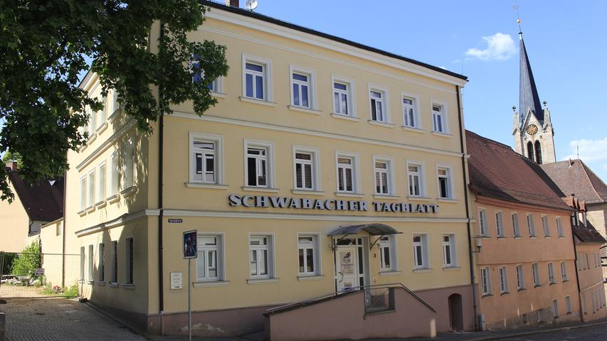 Schwabach entwickelte sich zu einer bedeutenden Gewerbestadt im Fürstentum Brandenburg-Ansbach. Im Haus des Schwabacher Tagblatts am Spitalberg ließen sich ein Schreiner und Strumpfwirker nieder.