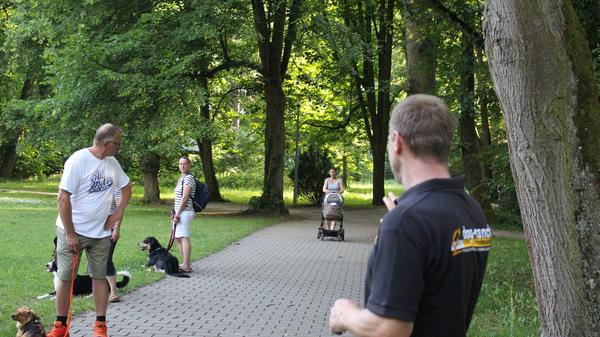 Wenn ein Hund Probleme mit Gegenständen wie einem Staubsauger, einem Kinderwagen oder mit Fahrradfahrern hat, ...