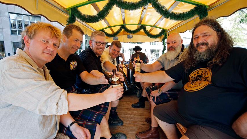 Das Fränkische Bierfest im Burggraben startet mit festlichem Umzug