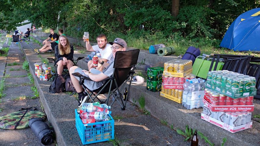 Zelte, Bier und gute Laune: Die Anreise am Donnerstag bei Rock im Park!