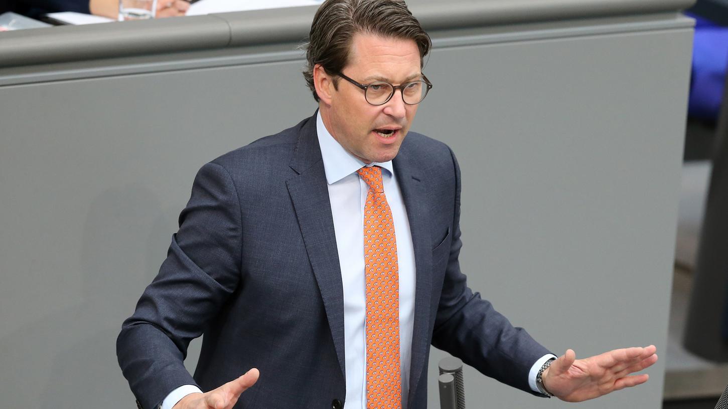 Nachdem auch bei Daimler Abgas-Manipulationen bekannt wurden, zieht Verkehrsminister Scheuer nun auch finanziell die Daumenschrauben an.