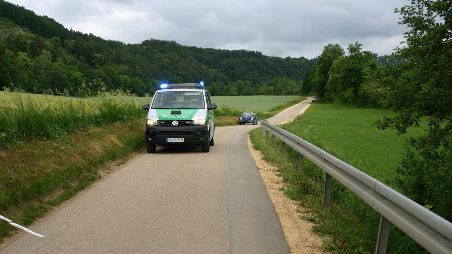 Auf dieser Verbindungsstraße zwischen Mariaort und Etterzhausen verunglückte der 75-Jährige.