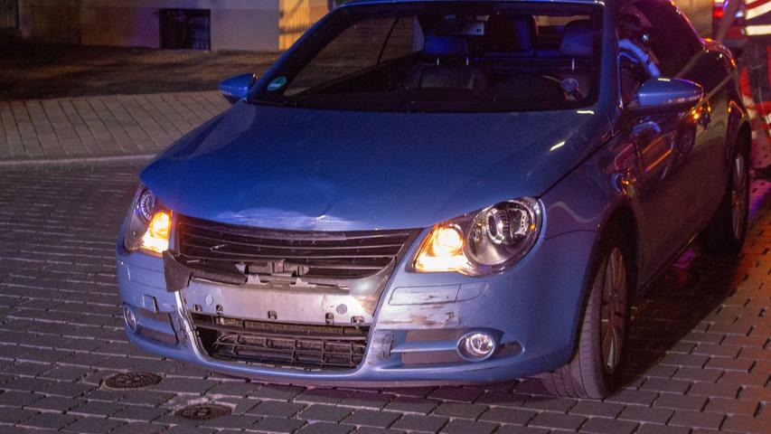 Schwarzenbruck: Dacia nimmt VW die Vorfahrt und überschlägt sich