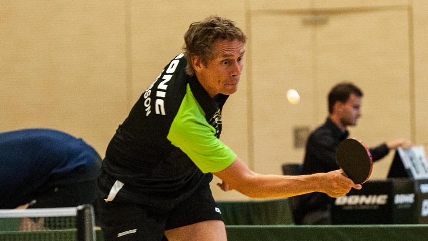 Ex-Weltmeister Jörgen Persson aus Schweden präsentiert sich mit 52 Jahren immer noch schlagfertig.