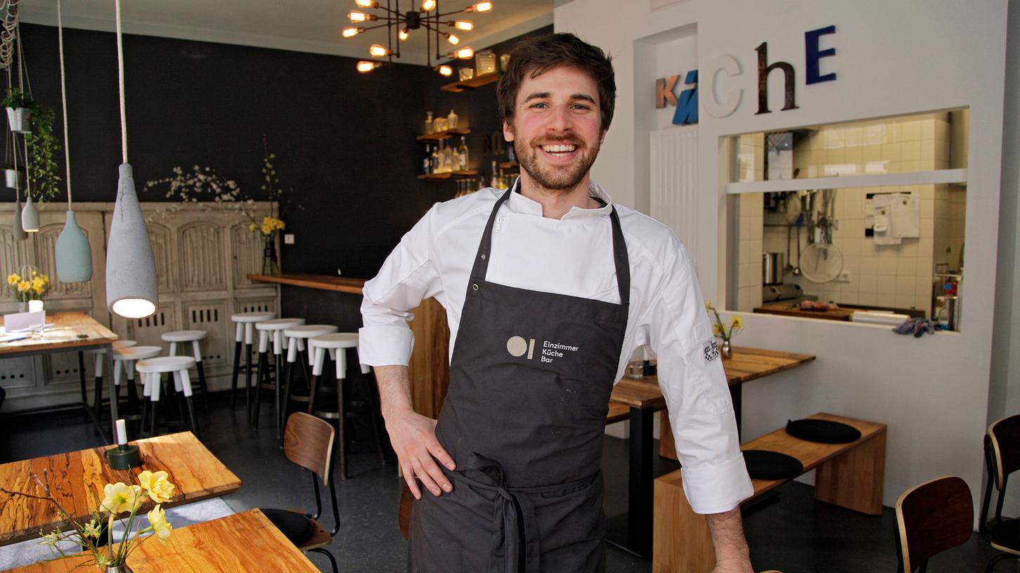 Tim Kohler, hier in seinem ersten Restaurant "Einzimmer Küche Bar", eröffnet am 25. Juni sein zweites Restaurant "Globo" am Theresienplatz.