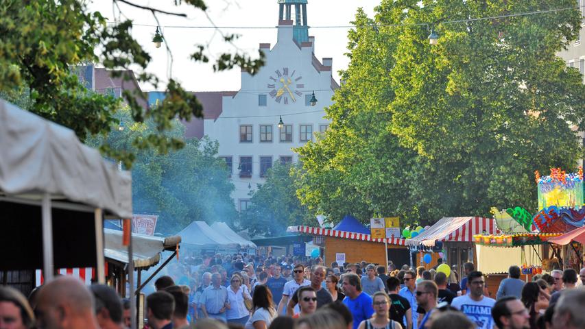 Eröffnung des Altstadtfestes Neumarkt mit Mittelaltermarkt