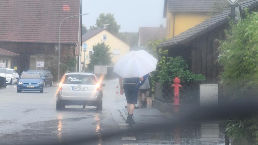 Unwetter setzt Teile von Postbauer-Heng unter Wasser