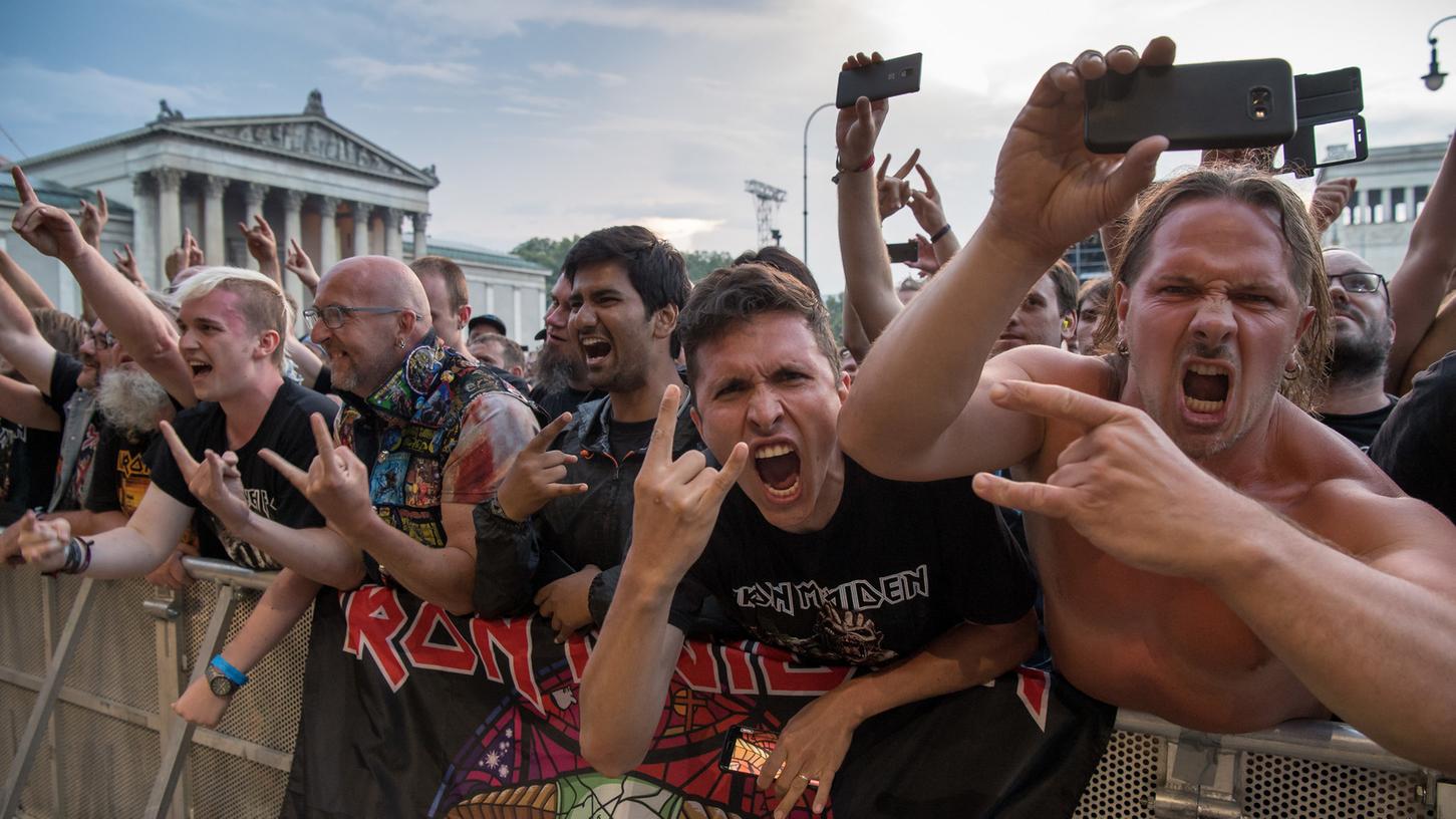 Fans der härteren Töne kamen beim "Rockavaria"-Festival in München voll auf ihre Kosten.
