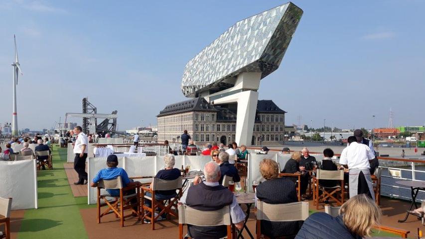 Das jüngste Gebäude der Hafengesellschaft stammt von der verstorbenen Architektin Zaha Hadid und wird von den Antwerpenern auch "Backenzahn" genannt.