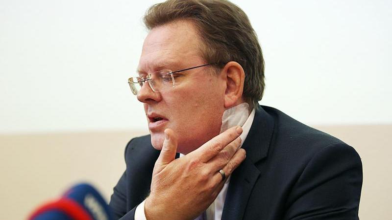 Andreas Hollstein ist seit 1999 Bürgermeister in Altena (Westfalen). Andreas Hollstein ist seit 1999 Bürgermeister in Altena (Westfalen).