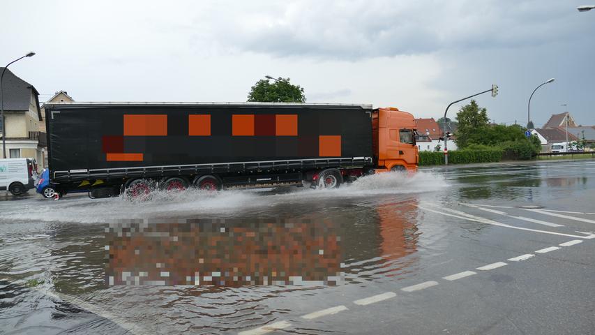 Gewitterfront hinterließ Überflutungen in Amberg-Sulzbach