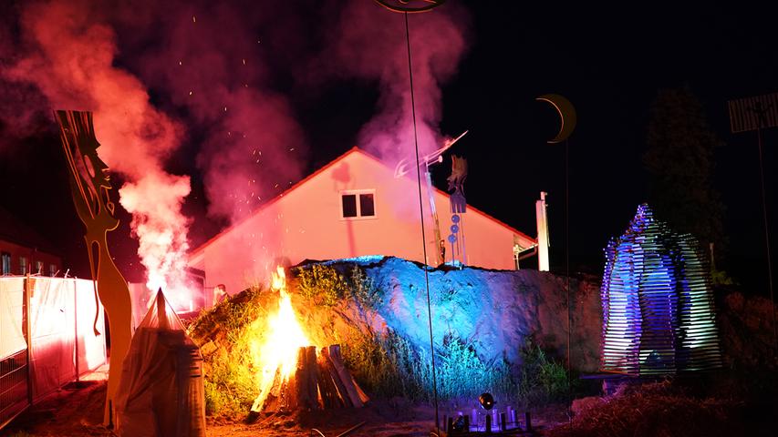 Hier ging es heiß her: Feuershow zum Jubiläum in Unterheckenhofen