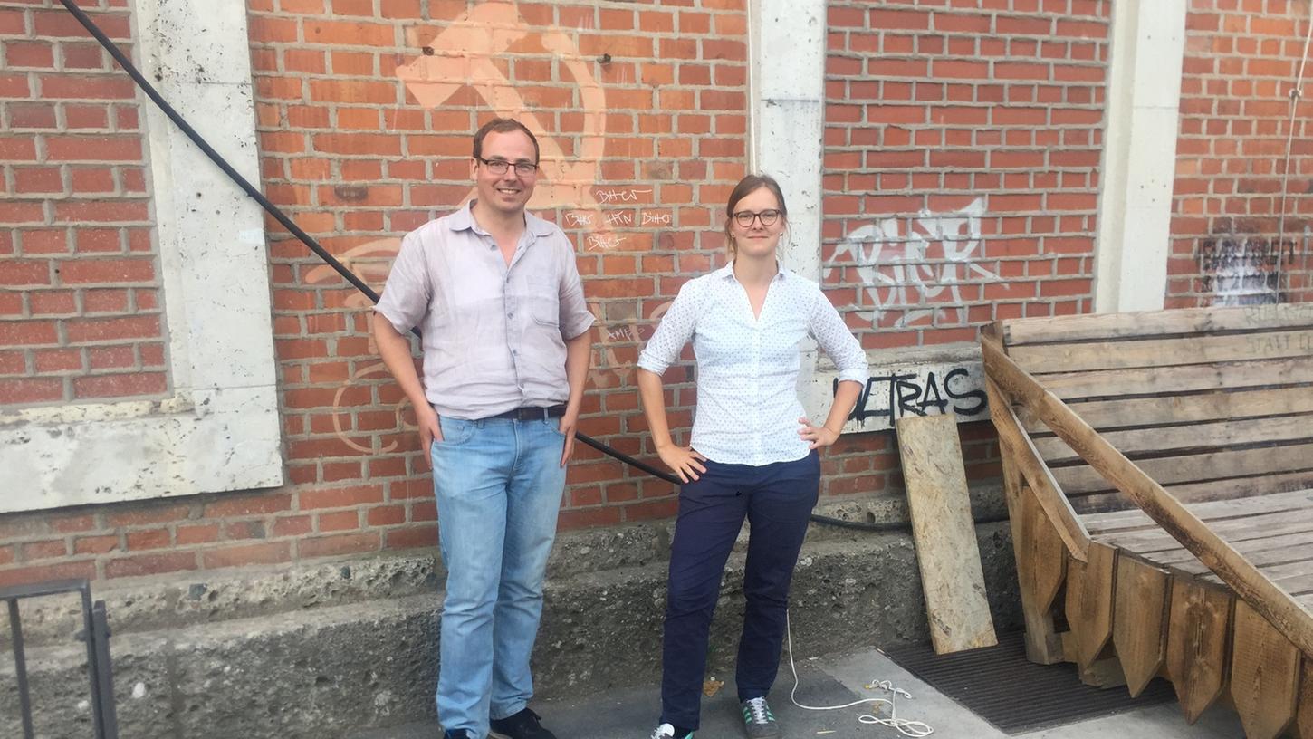 Russland-Experten Julia Glathe und Martin Brand schlagen im NN-Interview die Brücke zwischen WM und Weltpolitik: "Wenn man Kritik daran übt, dass Russland eine WM ausrichtet, sollte sich die Kritik eher an Akteure richten, auf die wir wirklich Einfluss haben. Und das ist der Deutsche Fußball-Bund." Russland-Experten Julia Glathe und Martin Brand schlagen im NN-Interview die Brücke zwischen WM und Weltpolitik: "Wenn man Kritik daran übt, dass Russland eine WM ausrichtet, sollte sich die Kritik eher an Akteure richten, auf die wir wirklich Einfluss haben. Und das ist der Deutsche Fußball-Bund."
