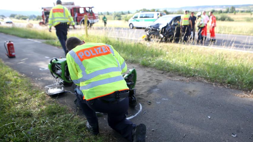 Opel kracht frontal in Motorrad: Biker stirbt bei Viereth-Trunstadt