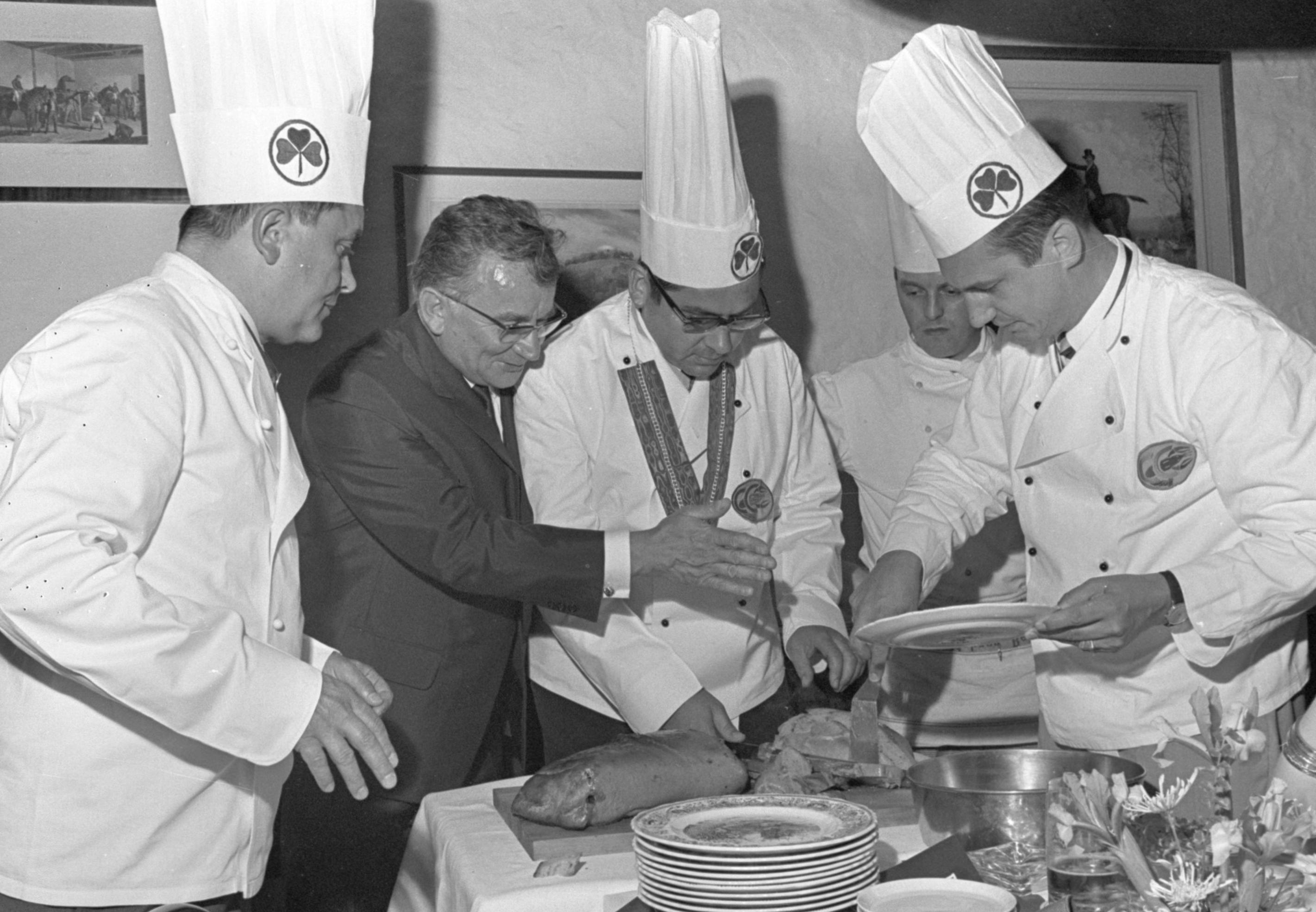 17. Juni 1968: Die Herren mit Hummern am Halse 17. Juni 1968: Die Herren mit Hummern am Halse