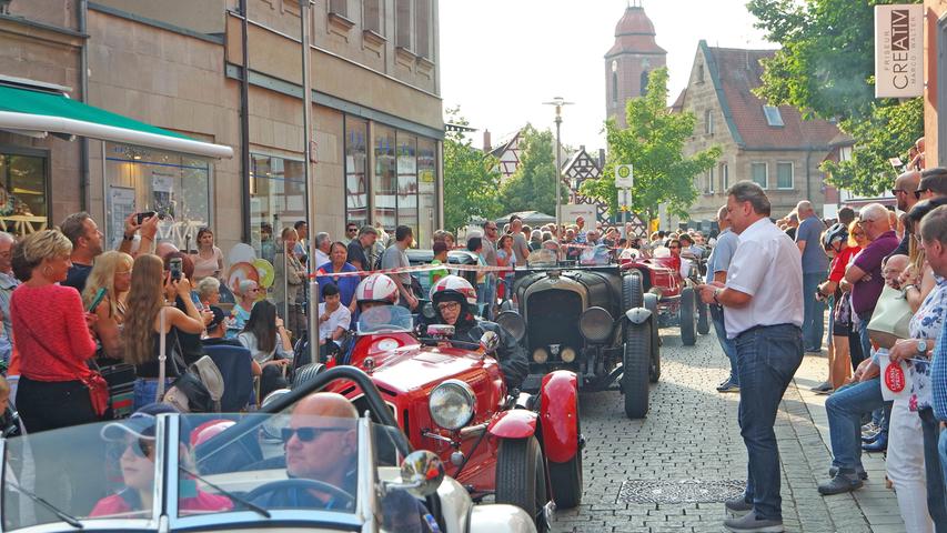 Oldtimer Rallye: Altmühltal Classic macht Station in Zirndorf