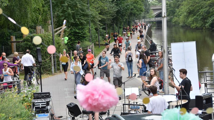 Jubel und Emotionen: Metropolmarathon versetzt Fürth in Partylaune
