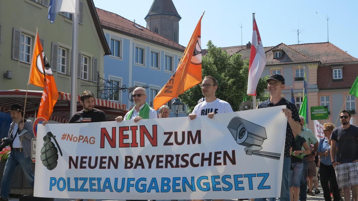 Gunzenhausen: Demonstranten lassen kein gutes Haar am PAG