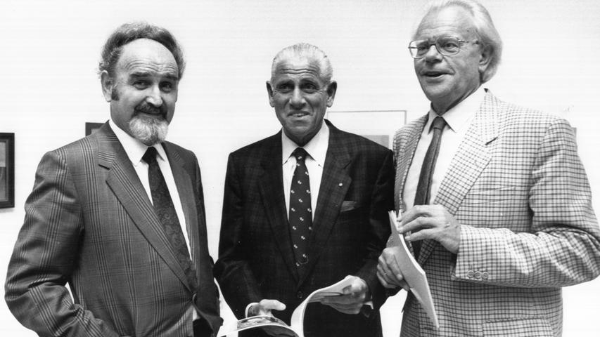 Schnappschuss aus den 80er Jahren: Bruno Schnell, Verleger der Nürnberger Nachrichten, Nürnbergs damaliger Oberbürgermeister Andreas Urschlechter und Hermann Glaser.