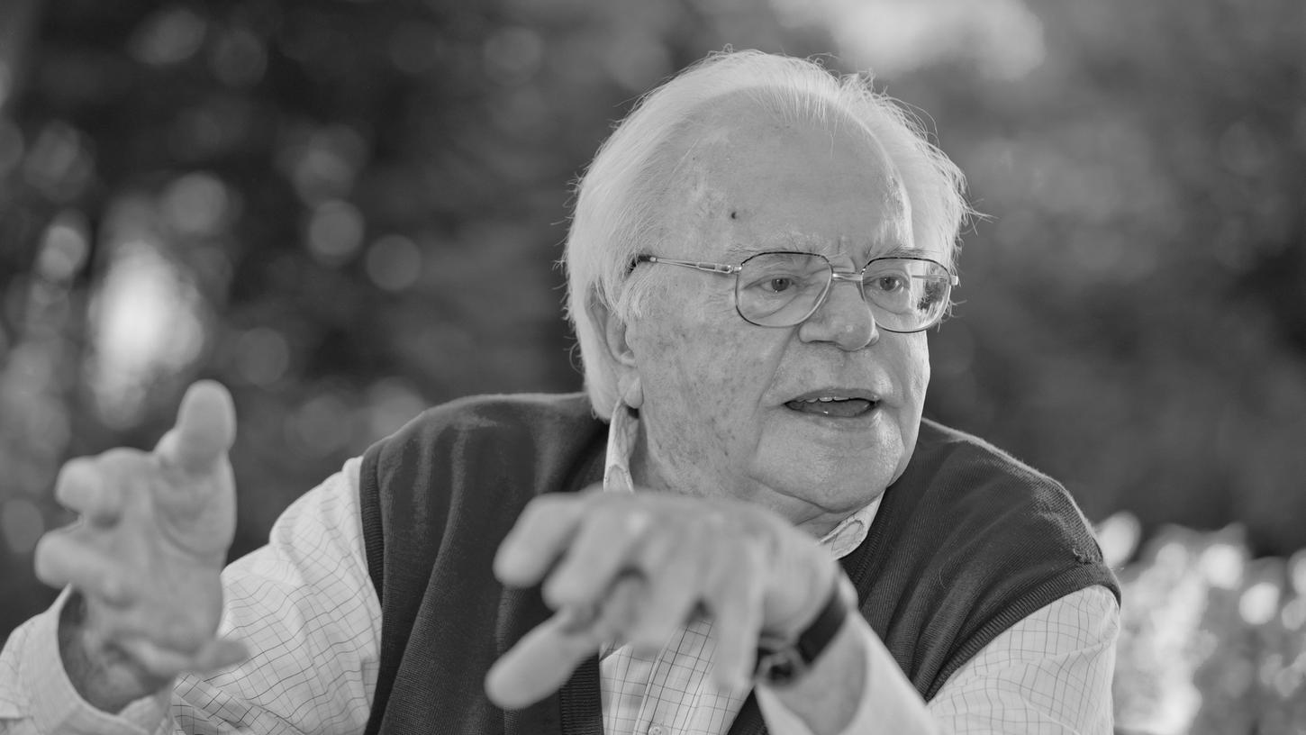 Hermann Glaser im Juli 2013 am Rande eines Interviews in seinem Haus in Roßtal.